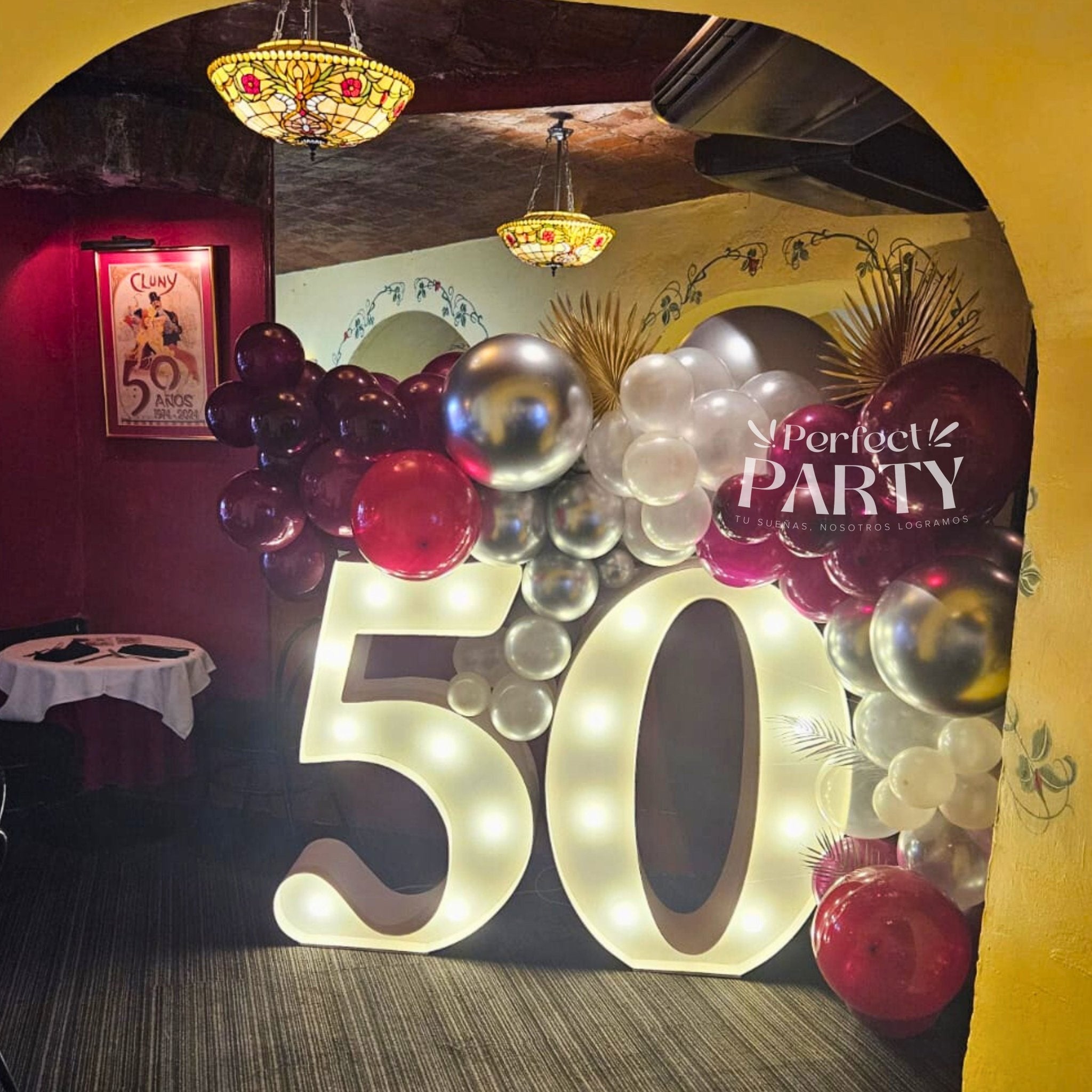 Letras con LED "50" con Globos - Perfect Party